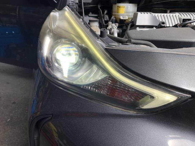 【中古】プリウスα DAA-ZVW41W 右ヘッドランプ ライト 81110-47660 自社品番250324 1G3