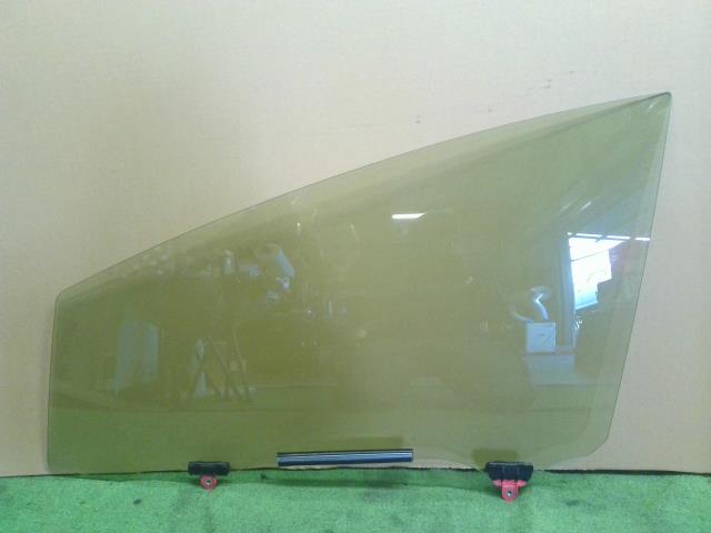【中古】プリウスα DAA-ZVW41W 左フロントドアガラス 68102-47120 自社品番250324 1G3