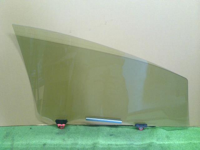 【中古】プリウスα DAA-ZVW41W 左フロントドアガラス 68102-47120 自社品番250324 1G3