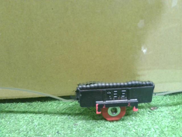 【中古】プリウスα DAA-ZVW41W 左フロントドアガラス 68102-47120 自社品番250324 1G3