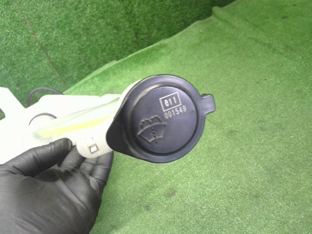 【中古】プリウスα DAA-ZVW41W ウォッシャータンク 85315-47220 自社品番250324 1G3