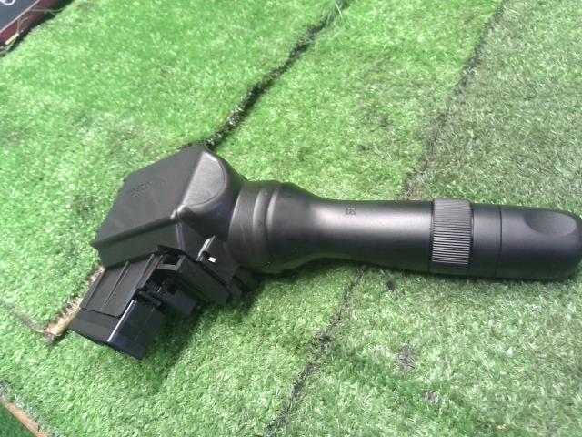 【中古】プリウスα DAA-ZVW41W ワイパースイッチ 84652-47120 自社品番250324 1G3