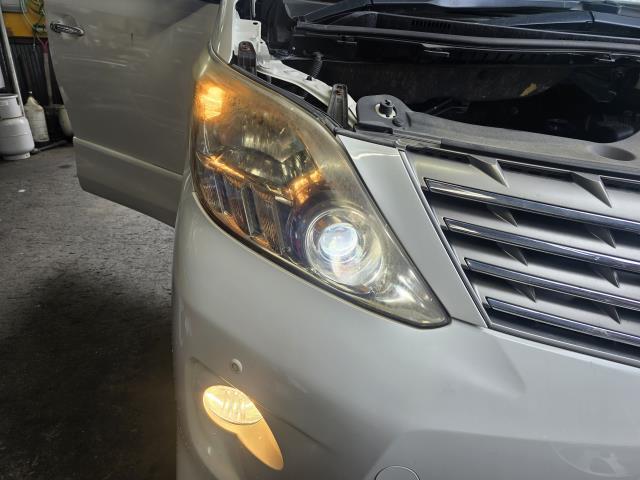 【中古】アルファード DBA-ANH25W 右ヘッドランプ ライト 81110-58110 自社品番250325 070