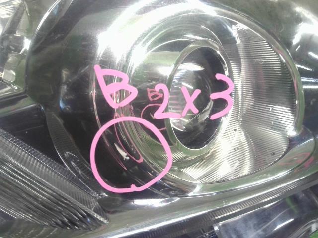 【中古】アルファード DBA-ANH25W 右ヘッドランプ ライト 81110-58110 自社品番250325 070