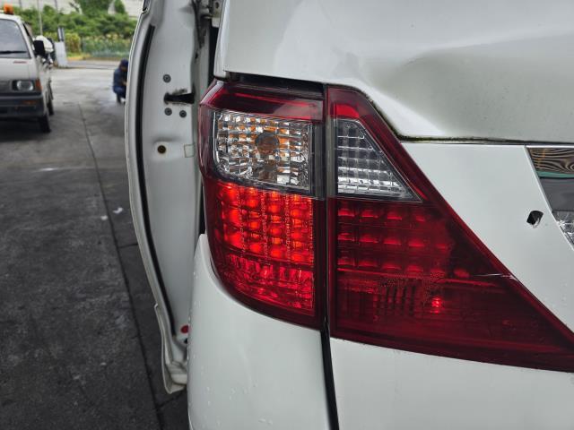 【中古】アルファード DBA-ANH25W 左テールランプ 81561-58070 自社品番250325 070