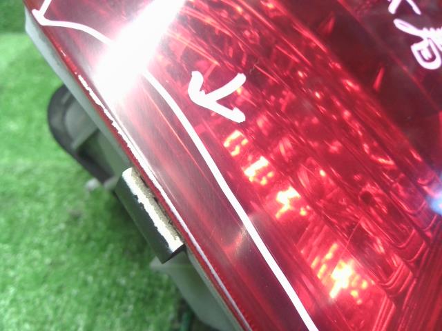 【中古】アルファード DBA-ANH25W 左テールランプ 81561-58070 自社品番250325 070