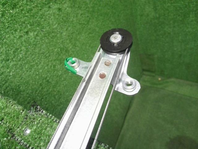 【中古】NV100クリッパー HBD-DR17V 右フロントドアレギュレーターモーター 80700-4A02B 自社品番250328 26U