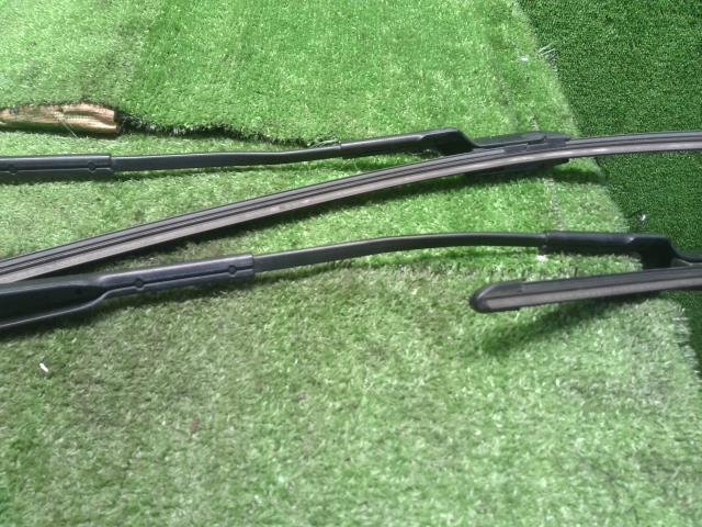 【中古】シエンタ DBA-NSP170G フロントワイパーアーム 自社品番250329 8T7