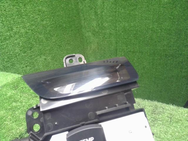 【中古】シエンタ DBA-NSP170G エアコン AC スイッチパネル 55900-52890-C0 自社品番250329 8T7