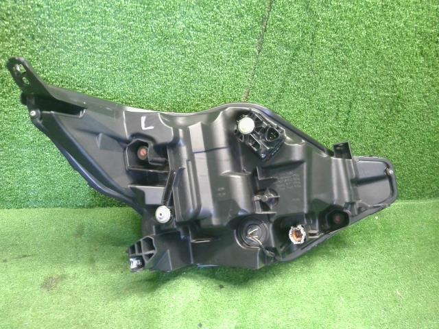 【中古】ｅＫクロススペース 4AA-B35A 左ヘッドランプ ライト MQ716660 自社品番250332 W37F28