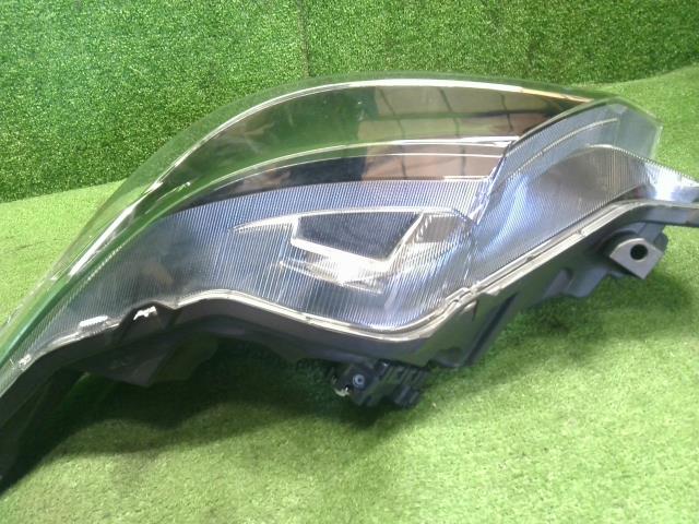 【中古】ｅＫクロススペース 4AA-B35A 左ヘッドランプ ライト MQ716660 自社品番250332 W37F28