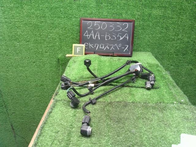 【中古】ｅＫクロススペース 4AA-B35A フロントバンパー ソナー MQ714871 自社品番250332 W37F28