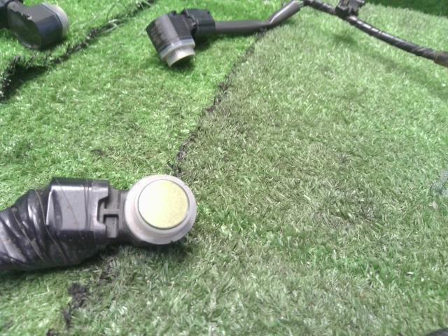 【中古】ｅＫクロススペース 4AA-B35A リアバンパー ソナー  自社品番250332 W37F28