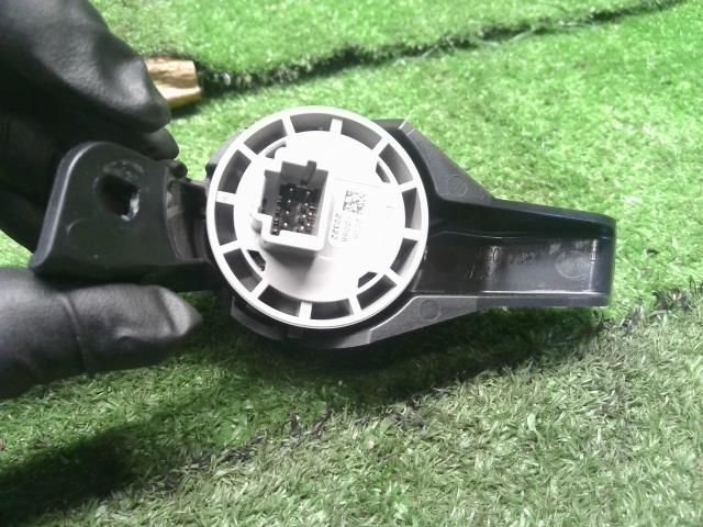 【中古】ｅＫクロススペース 4AA-B35A イグニッションスイッチ プッシュ エンジンスタート MQ716641 自社品番250332 W37F28