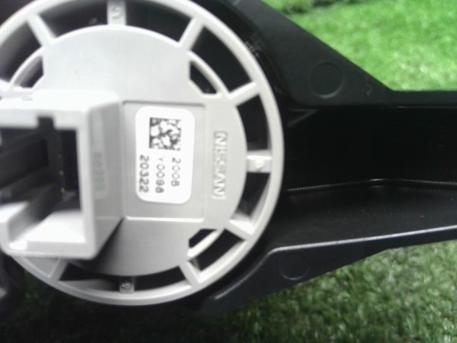 【中古】ｅＫクロススペース 4AA-B35A イグニッションスイッチ プッシュ エンジンスタート MQ716641 自社品番250332 W37F28