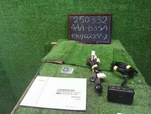【中古】ｅＫクロススペース 4AA-B35A 純正 ドライブレコーダー DJ4-D  自社品番250332 W37F28