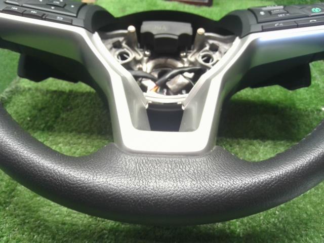 【中古】ｅＫクロススペース 4AA-B35A ステアリングホイール ハンドル MQ716952 自社品番250332 W37F28