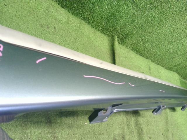 【中古】ミラアヴィ CBA-L250S 右サイドステップ スポイラー 75805-B2010-S0 自社品番250336 S30