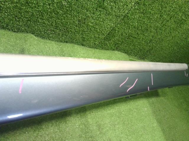 【中古】ミラアヴィ CBA-L250S 右サイドステップ スポイラー 75805-B2010-S0 自社品番250336 S30