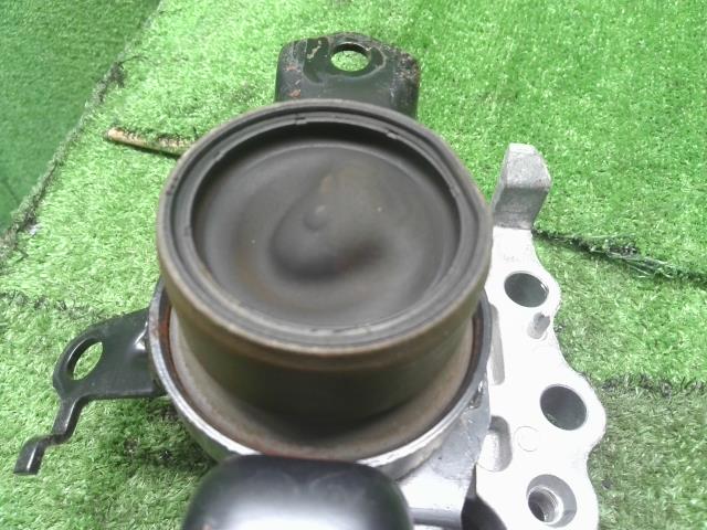 【中古】ミライース DBA-LA350S エンジンマウント 12305-B2300 自社品番250344 S28