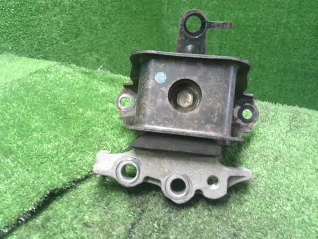 【中古】ミライース DBA-LA350S エンジンマウント 12305-B2300 自社品番250344 S28