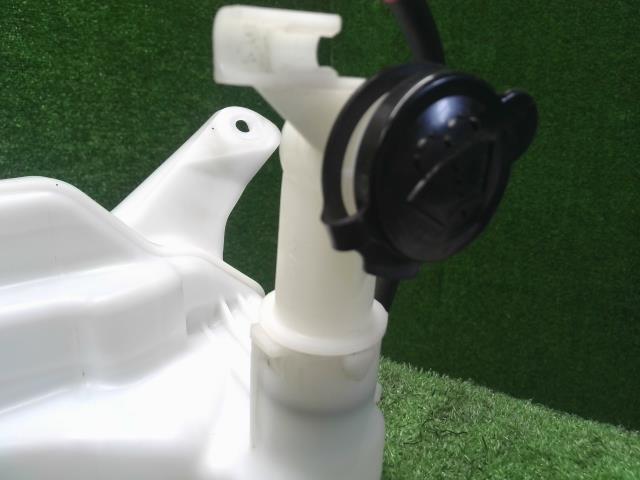 【中古】ミライース DBA-LA350S ウォッシャータンク 85315-B2130 自社品番250344 S28