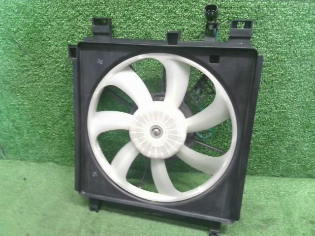 【中古】スペーシア DBA-MK32S 電動ファン 17120-50M20 自社品番250347 ZSF