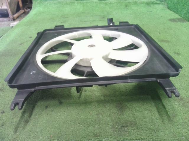 【中古】スペーシア DBA-MK32S 電動ファン 17120-50M20 自社品番250347 ZSF