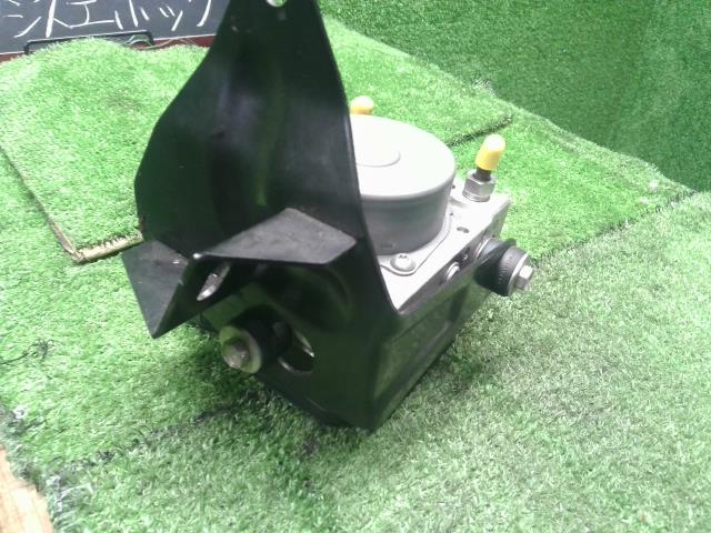 【中古】ピクシスエポック DBA-LA300A ＡＢＳアクチュエーター 44050-B2F60 自社品番250348