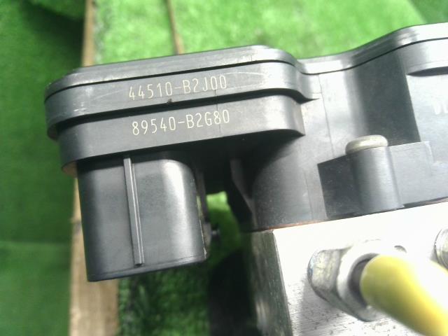 【中古】ピクシスエポック DBA-LA300A ＡＢＳアクチュエーター 44050-B2F60 自社品番250348