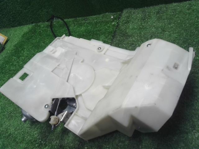 【中古】ステップワゴン DBA-RG1 左リアドアロック 72650-SLJ-J01 自社品番250351 NH700M