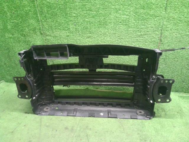 【中古】VW ゴルフ ABA-1KCAV ラジエーターコアサポート 5K0 805 588 E 自社品番250352