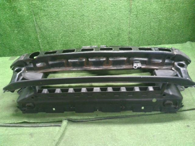 【中古】VW ゴルフ ABA-1KCAV ラジエーターコアサポート 5K0 805 588 E 自社品番250352