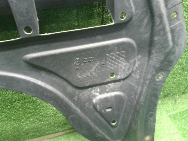 【中古】VW ゴルフ ABA-1KCAV エンジンアンダーカバー  自社品番250352