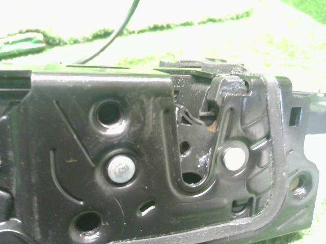 【中古】VW ゴルフ ABA-1KCAV 右フロントドアロック 5K2 837 016 B 自社品番250352