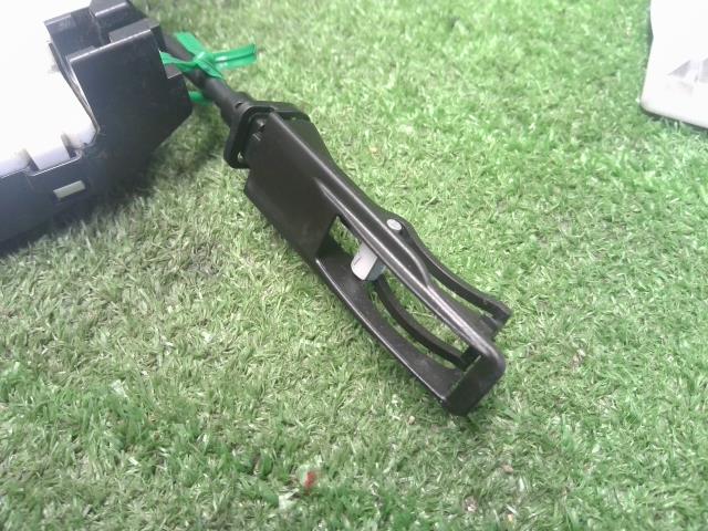 【中古】VW ゴルフ ABA-1KCAV 右フロントドアロック 5K2 837 016 B 自社品番250352