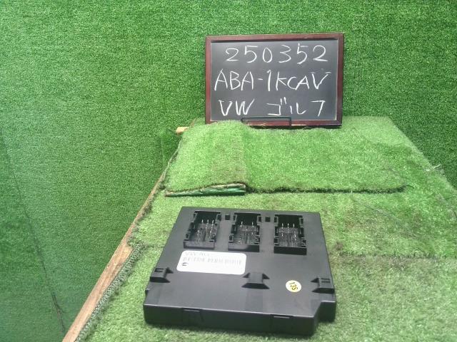 【中古】VW ゴルフ ABA-1KCAV ヒューズボックス 1K0 937 087 G 自社品番250352