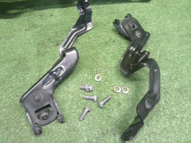 【中古】BMW ミニ ABA-MF16S ラジエーターフロントグリル フォグ付  自社品番250353