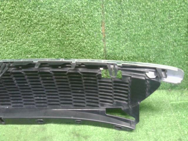 【中古】BMW ミニ ABA-MF16S ラジエーターフロントグリル フォグ付  自社品番250353