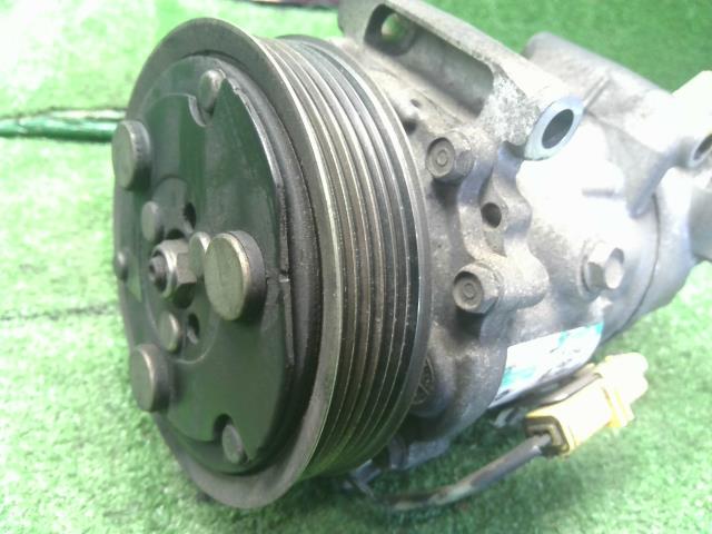 【中古】BMW ミニ ABA-MF16S エアコン AC コンプレッサー 64 52 9 223 392 自社品番250353