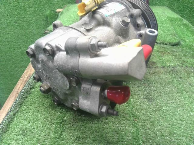 【中古】BMW ミニ ABA-MF16S エアコン AC コンプレッサー 64 52 9 223 392 自社品番250353