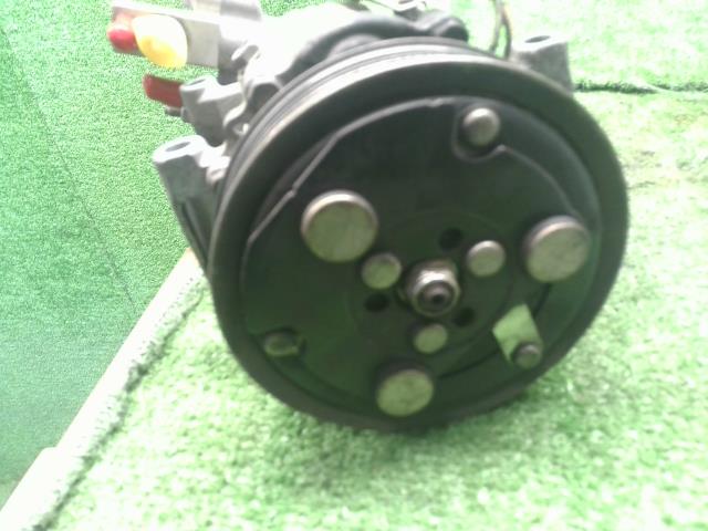 【中古】BMW ミニ ABA-MF16S エアコン AC コンプレッサー 64 52 9 223 392 自社品番250353