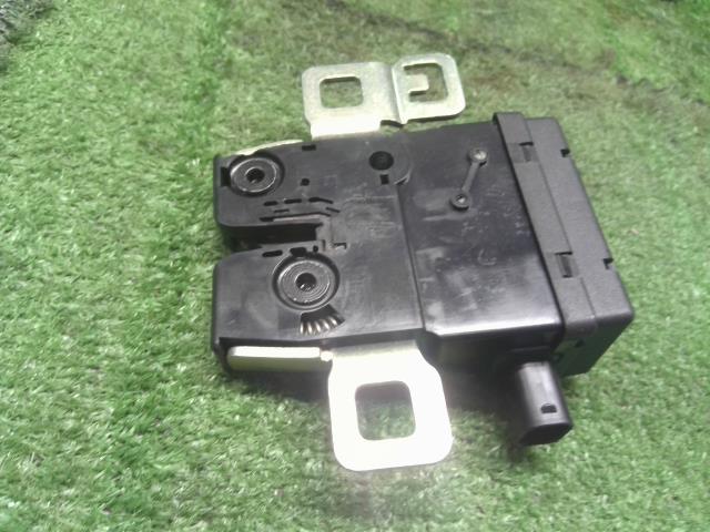 【中古】BMW ミニ ABA-MF16S リアゲート バックドアロック 51 24 2 754 528 自社品番250353