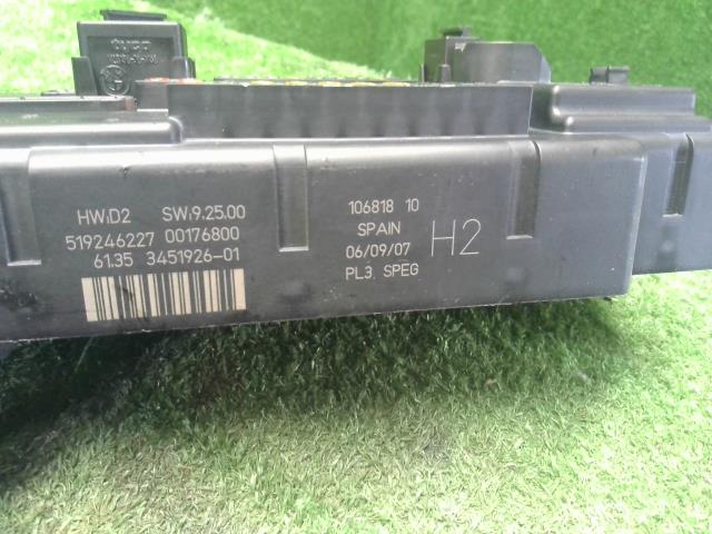 【中古】BMW ミニ ABA-MF16S ヒューズボックス 61 35 3 457 582 自社品番250353