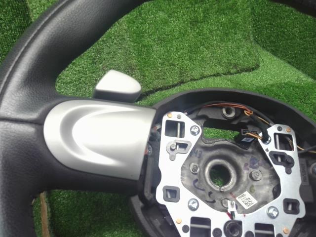 【中古】BMW ミニ ABA-MF16S ステアリングホイール ハンドル 32 30 6 794 624 自社品番250353