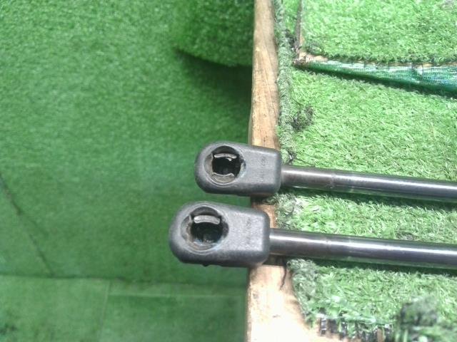 【中古】BMW ミニ ABA-MF16S バックドアダンパー リアゲートショック 51 24 7 148 902 自社品番250353