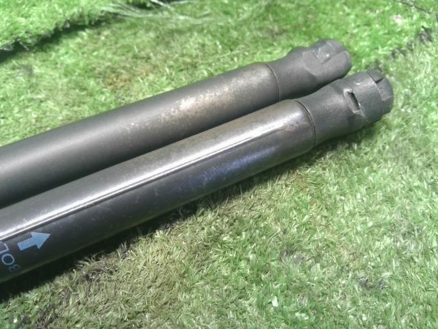 【中古】BMW ミニ ABA-MF16S バックドアダンパー リアゲートショック 51 24 7 148 902 自社品番250353