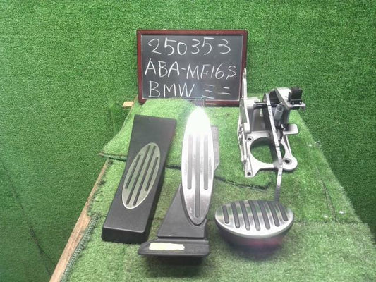 【中古】BMW ミニ ABA-MF16S ペダル 35 40 6 889 816 自社品番250353