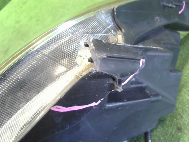 【中古】ヴェゼル DAA-RU3 左ヘッドランプ ライト 33150-T7B-J11 自社品番250354 G539P