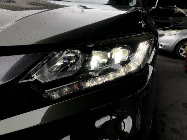 【中古】ヴェゼル DAA-RU3 左ヘッドランプ ライト 33150-T7B-J11 自社品番250354 G539P